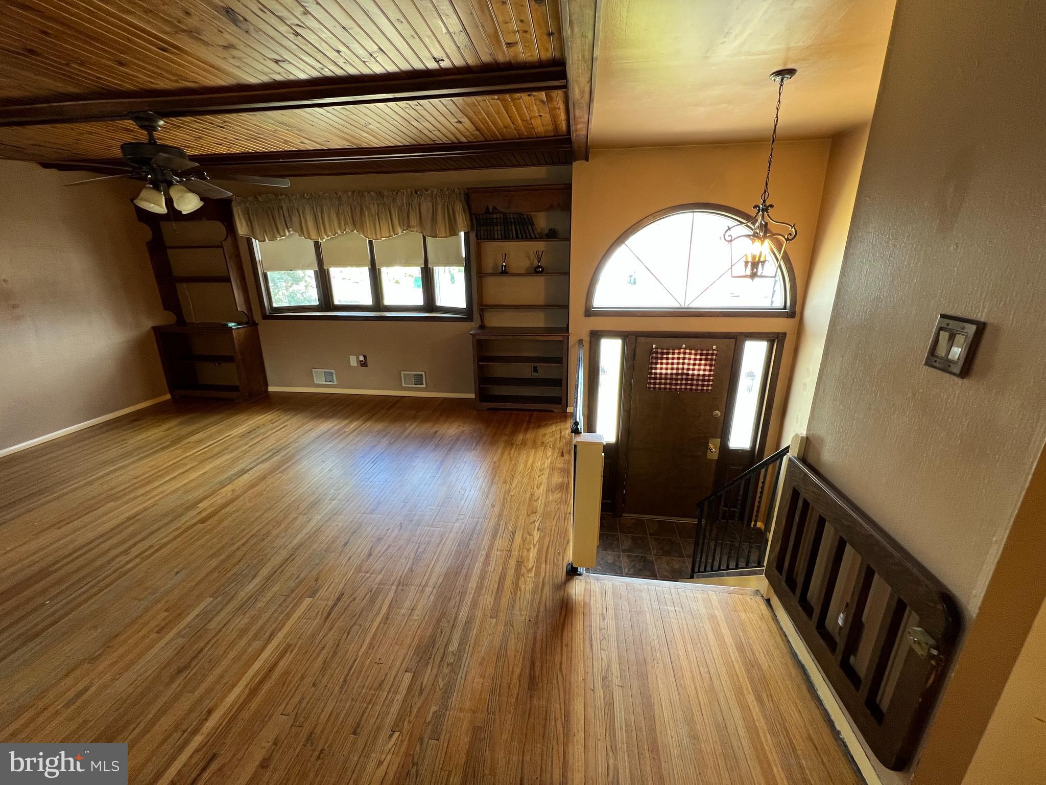 30 North Maple Avenue Marlton, NJ 08053 - Photo 3 of 33 Front Door/Living Area