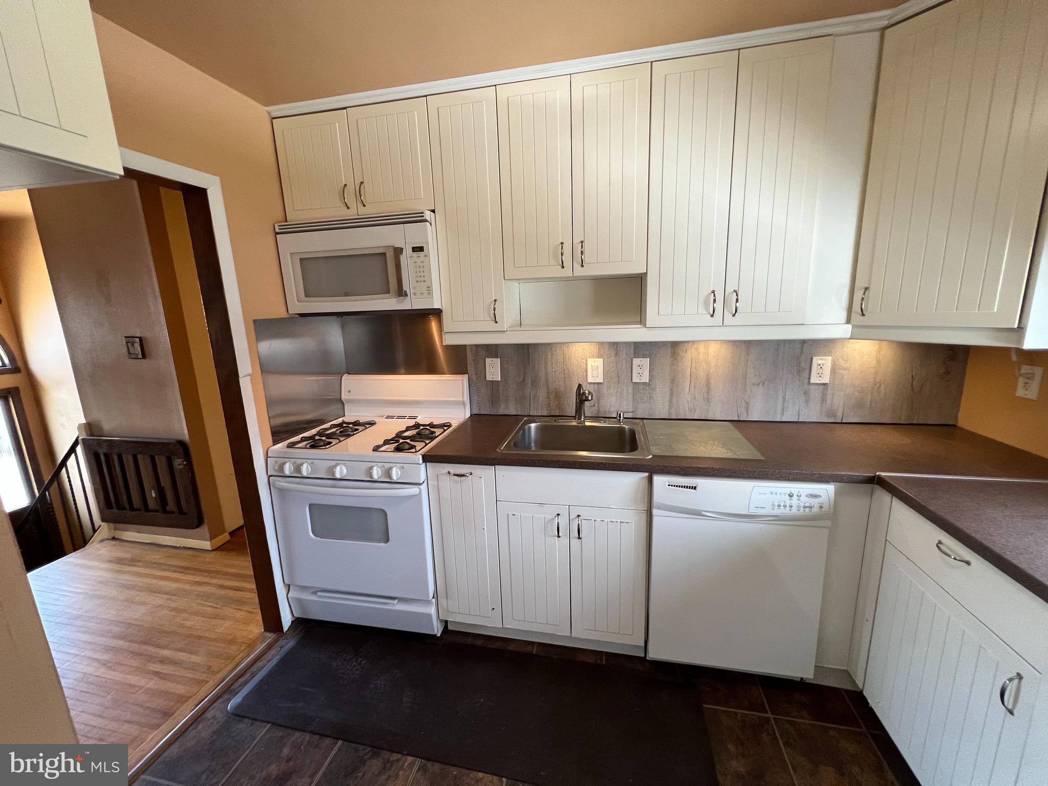 30 North Maple Avenue Marlton, NJ 08053 - Photo 8 of 33 Kitchen