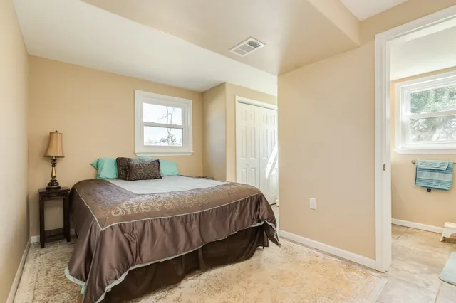 $499,900 | 504 West Highway 332 West, Lake Jackson, TX 77566