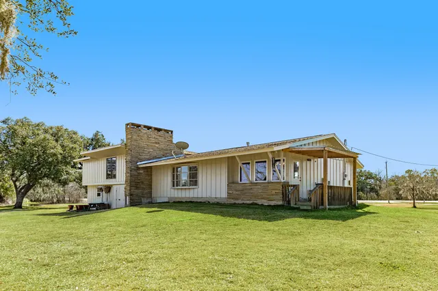 $499,900 | 504 West Highway 332 West, Lake Jackson, TX 77566