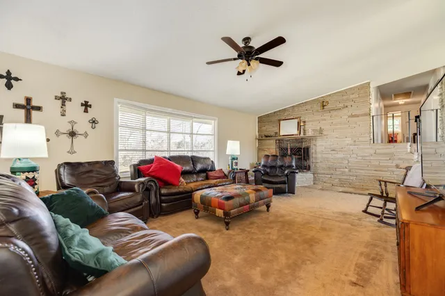 $499,900 | 504 West Highway 332 West, Lake Jackson, TX 77566