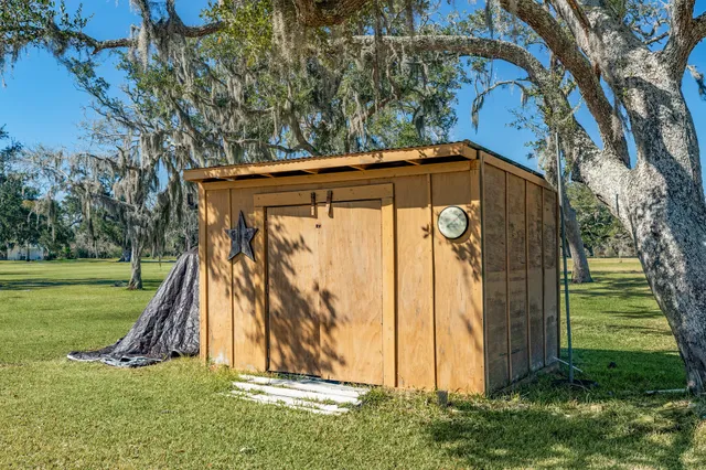 $499,900 | 504 West Highway 332 West, Lake Jackson, TX 77566