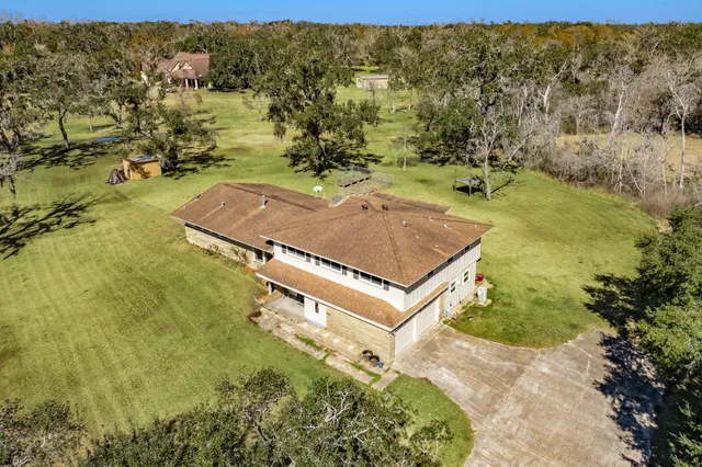 $499,900 | 504 West Highway 332 West, Lake Jackson, TX 77566