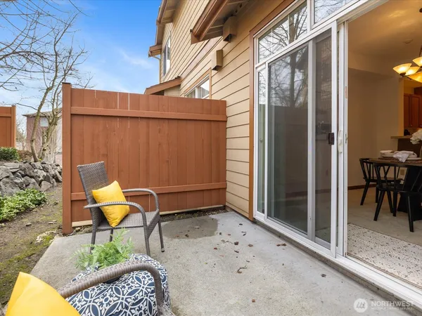 $610,000 | 18410 36th Avenue West, Unit C, Lynnwood, WA 98037