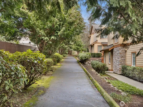 $610,000 | 18410 36th Avenue West, Unit C, Lynnwood, WA 98037