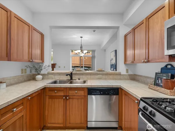 $610,000 | 18410 36th Avenue West, Unit C, Lynnwood, WA 98037