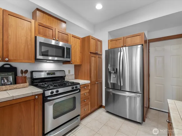 $610,000 | 18410 36th Avenue West, Unit C, Lynnwood, WA 98037
