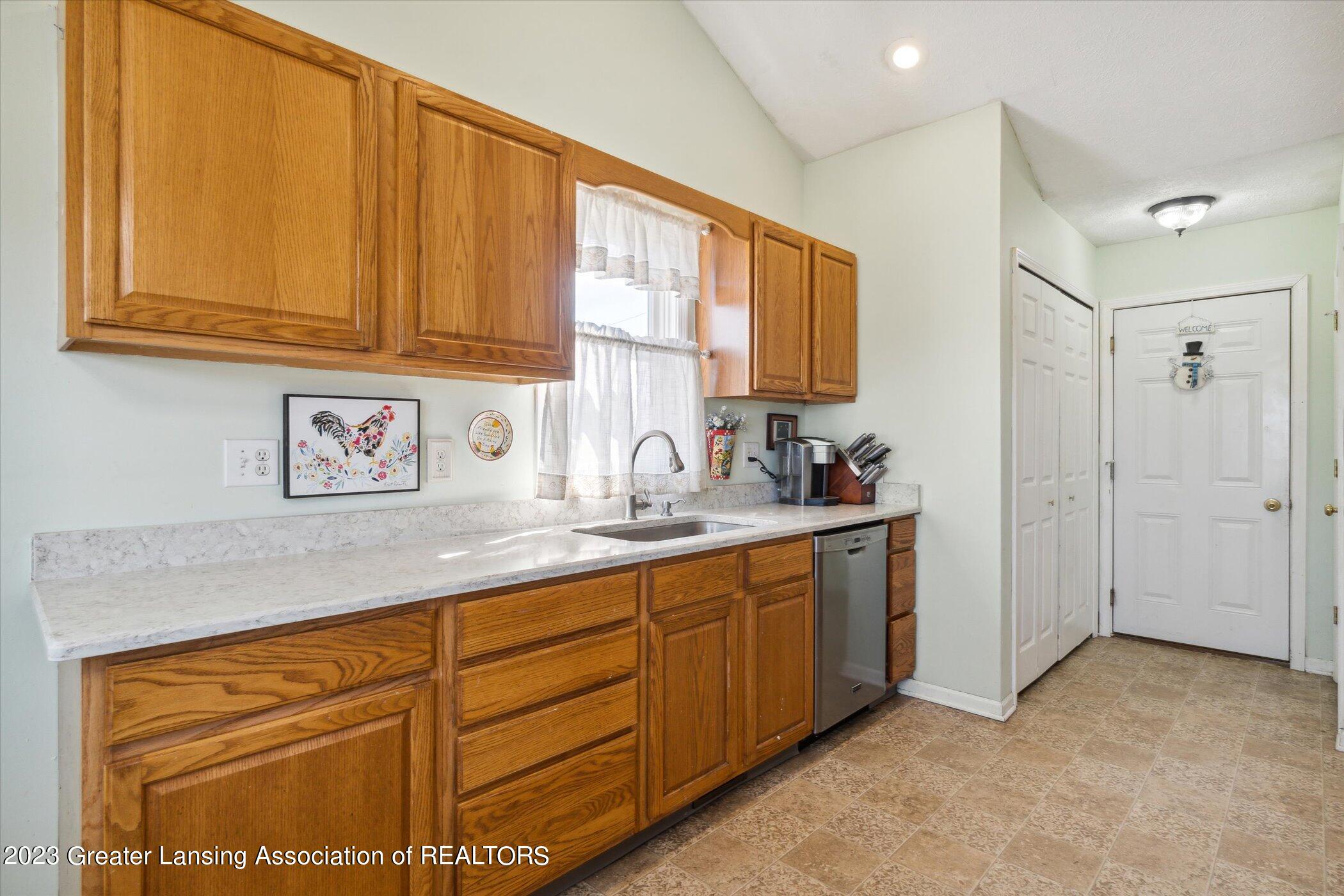 7843 Welter Road Ovid, MI 48866 - Photo 9 of 35 23-7843-Welter-Rd-Ovid-MI-48866-WindowSt