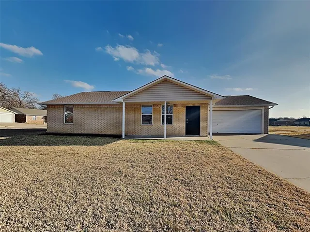 $1,599 | 215 Bobbie Ann Court, Granbury, TX 76049