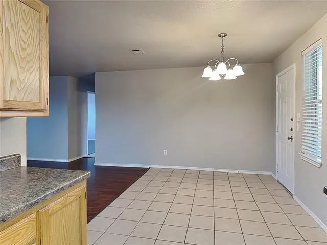 $1,599 | 215 Bobbie Ann Court, Granbury, TX 76049