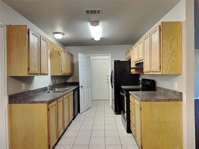 $1,599 | 215 Bobbie Ann Court, Granbury, TX 76049