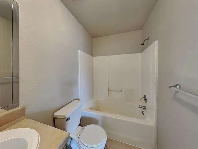 $1,599 | 215 Bobbie Ann Court, Granbury, TX 76049