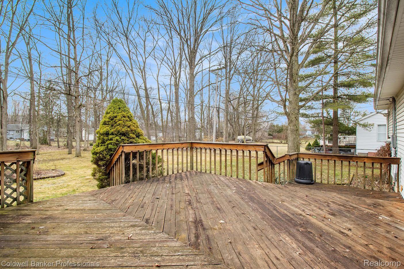 1797 Gilsam Avenue Rochester, MI 48309 - Photo 16 of 21 Large Deck