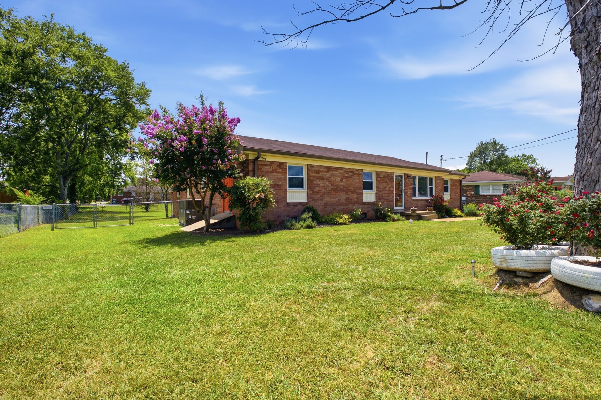 424 Sam Houston Drive Lebanon, TN 37087 - Photo 2 of 31