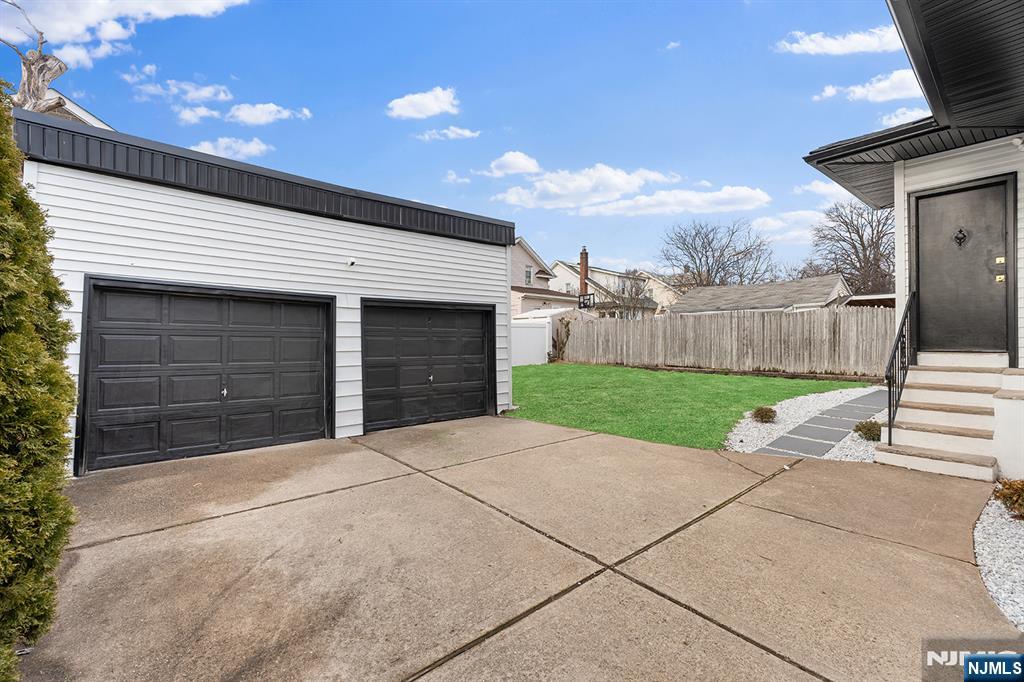 290 Queen Anne Road Teaneck, NJ 07666 - Photo 27 of 32