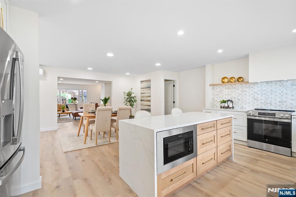 290 Queen Anne Road Teaneck, NJ 07666 - Photo 5 of 32