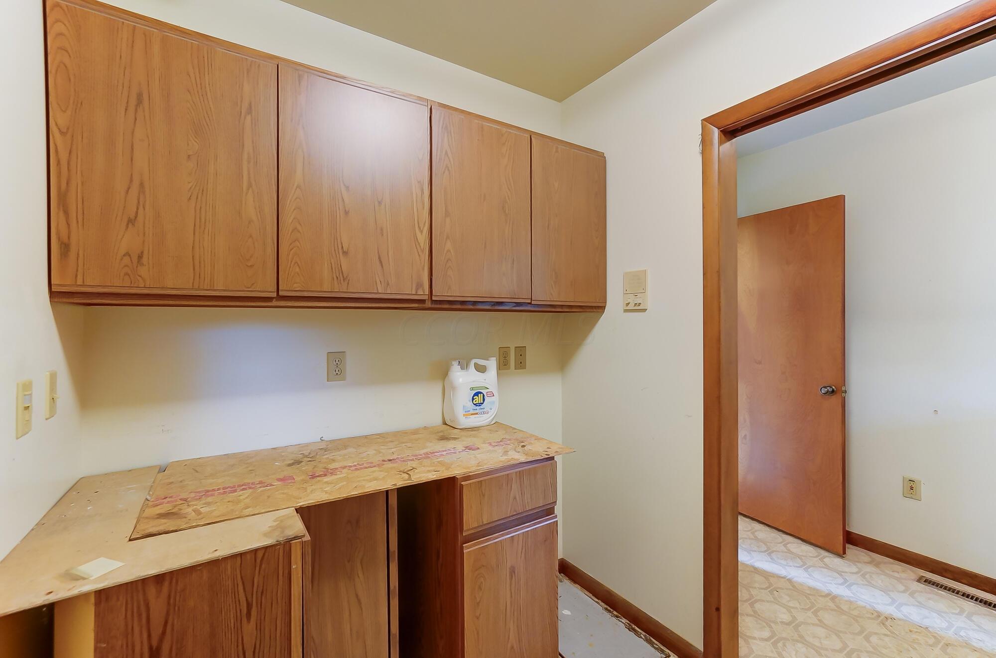 5937 South Old State Road Lewis Center, OH 43035 - Photo 44 of 116 048