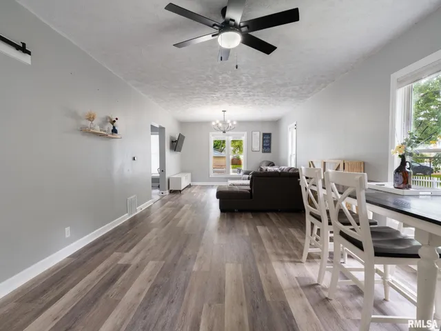 $244,900 | 619 North Santa Fe Avenue, Chillicothe, IL 61523