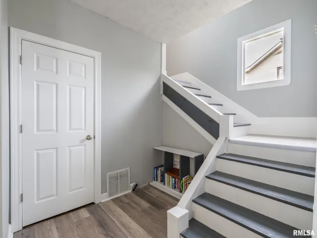 $244,900 | 619 North Santa Fe Avenue, Chillicothe, IL 61523