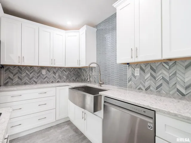 $244,900 | 619 North Santa Fe Avenue, Chillicothe, IL 61523