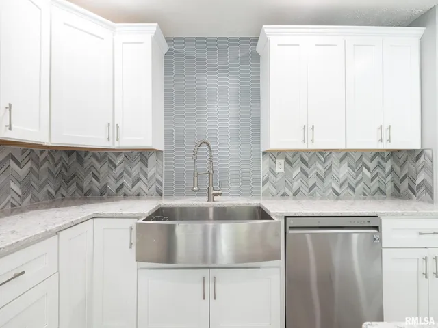 $244,900 | 619 North Santa Fe Avenue, Chillicothe, IL 61523