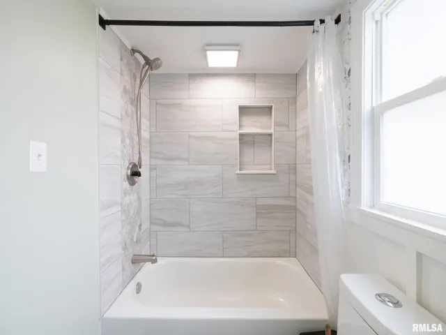 $244,900 | 619 North Santa Fe Avenue, Chillicothe, IL 61523