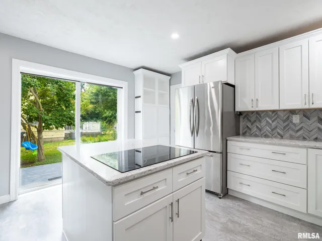 $244,900 | 619 North Santa Fe Avenue, Chillicothe, IL 61523