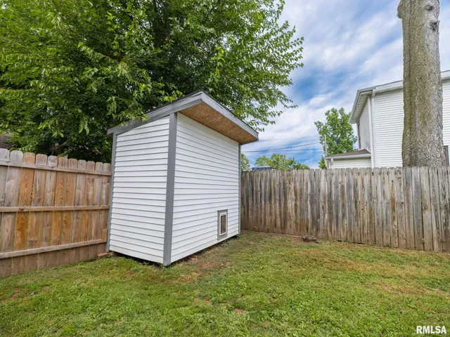 $244,900 | 619 North Santa Fe Avenue, Chillicothe, IL 61523