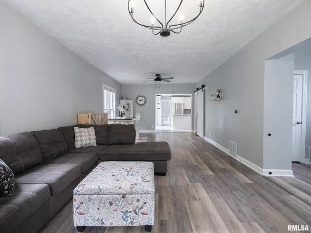 $244,900 | 619 North Santa Fe Avenue, Chillicothe, IL 61523