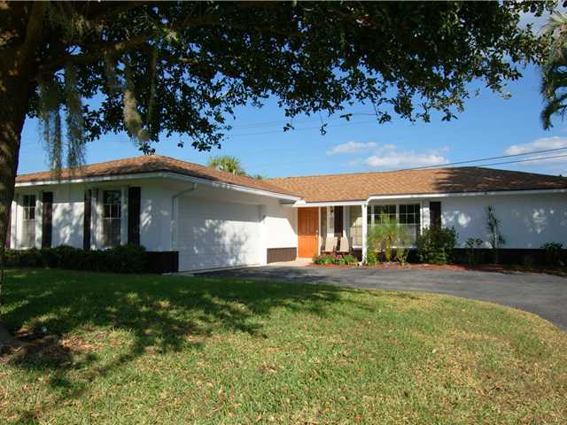 1517 Kingsley Road Jupiter, FL 33469 - Photo 1 of 14 Primary Photo