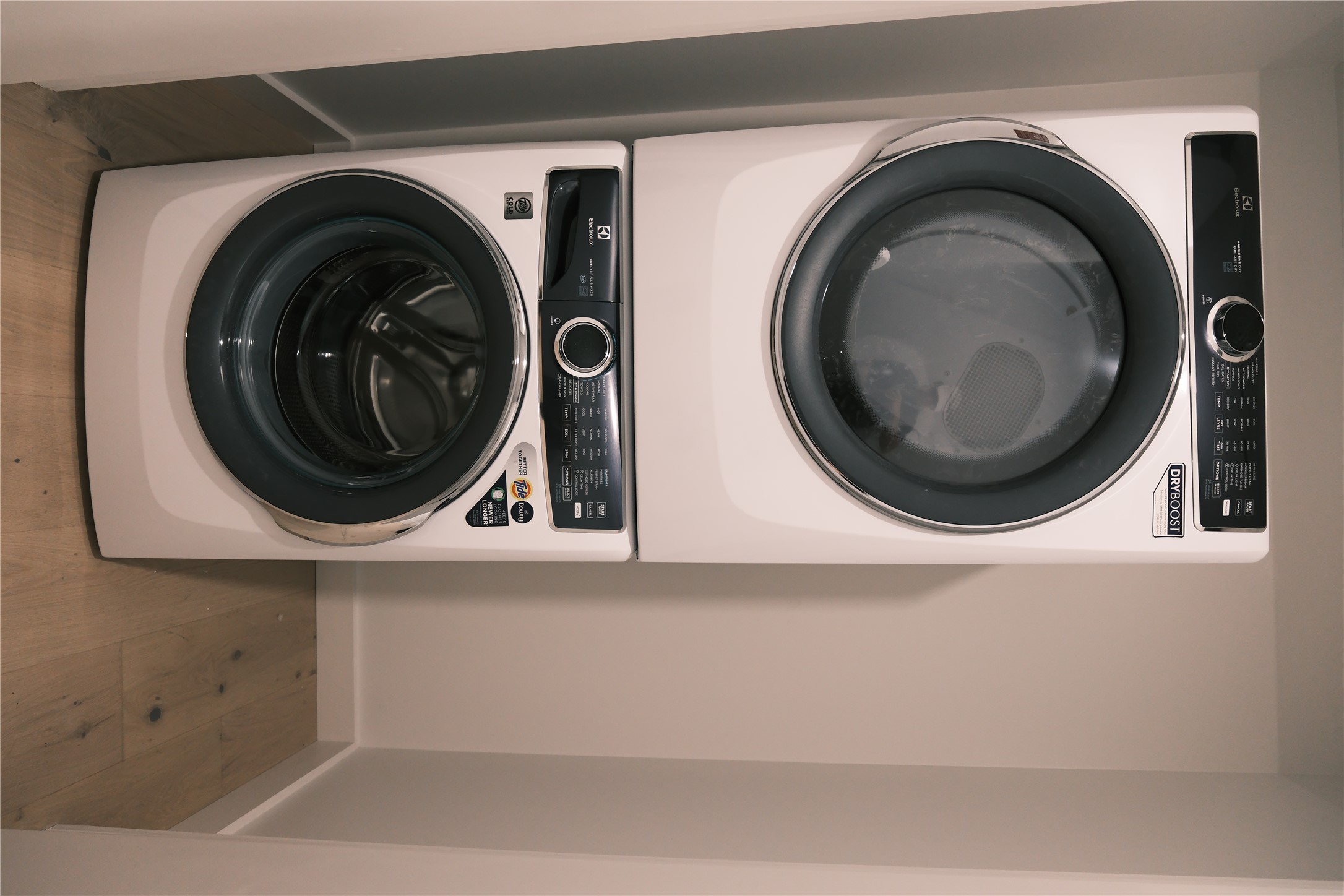 610 Davis Street, Unit 2708 Austin, TX 78701 - Photo 12 of 35 a utility room with dryer and washer