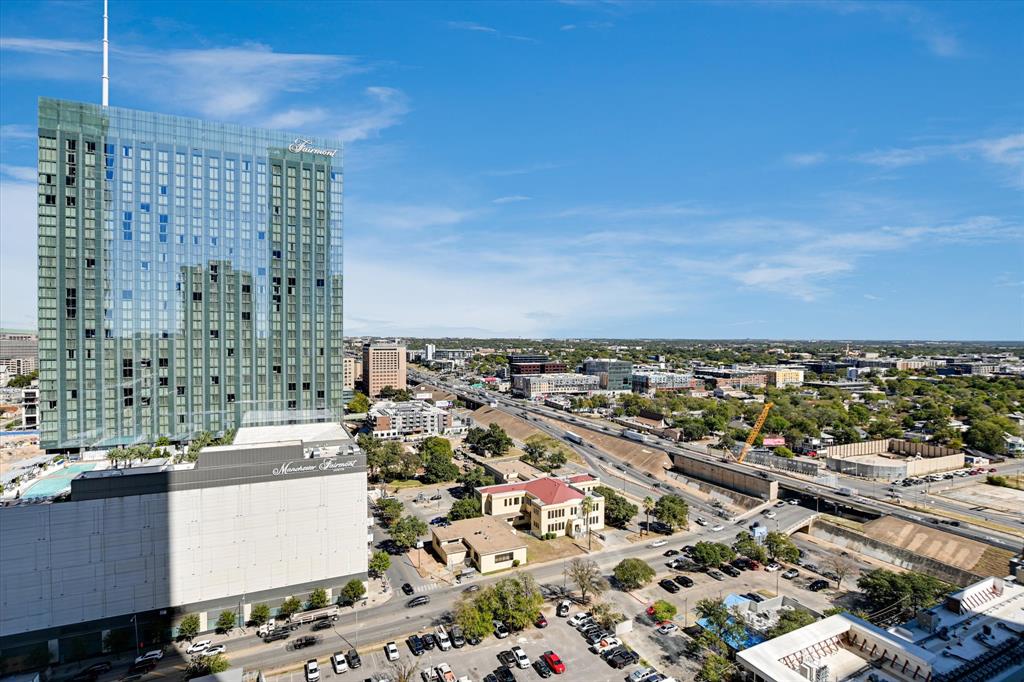 610 Davis Street, Unit 2708 Austin, TX 78701 - Photo 34 of 35 a view of city