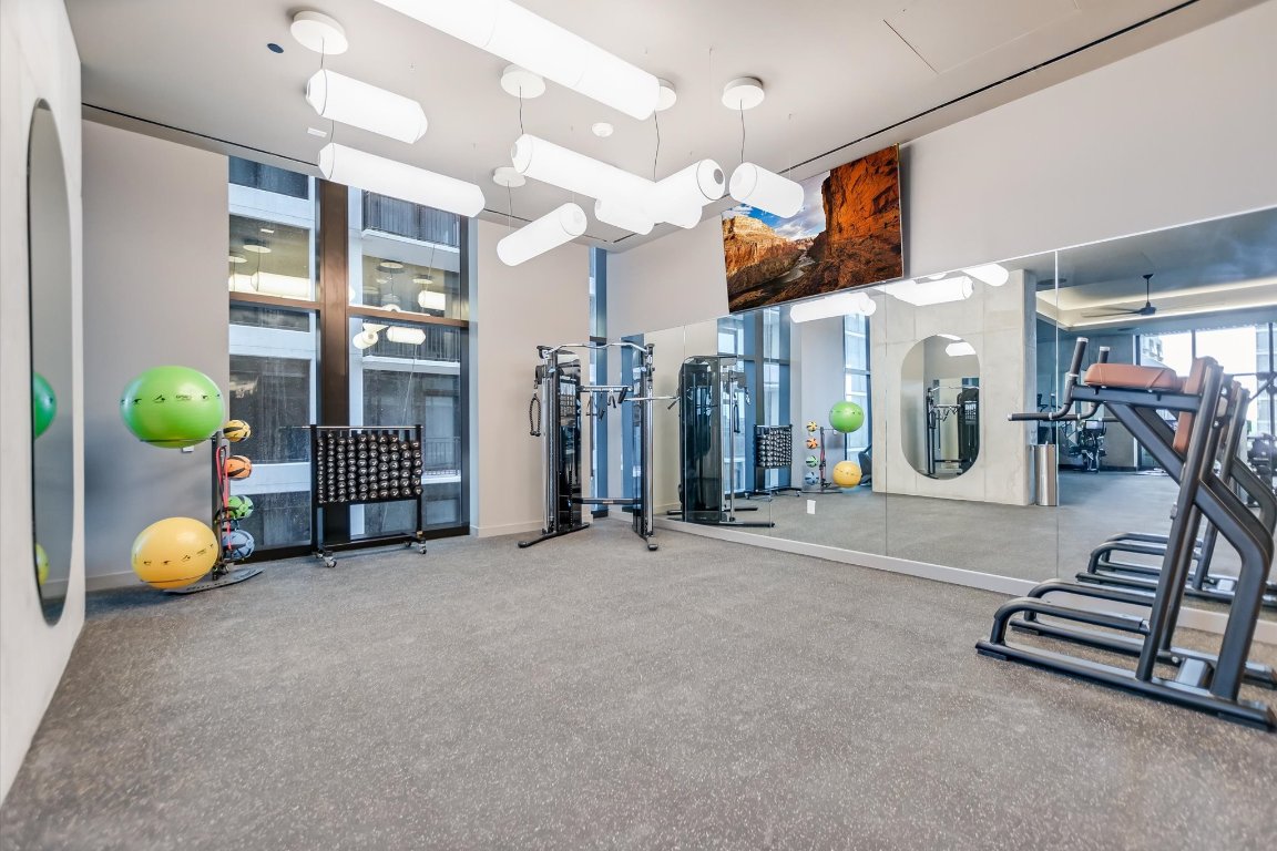 610 Davis Street, Unit 2708 Austin, TX 78701 - Photo 39 of 40 a view of a room with gym equipment