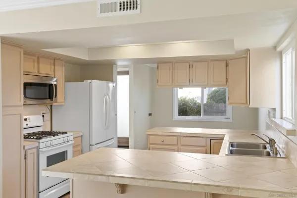 $1,249,000 | 852 Diamond Street, San Diego, CA 92109