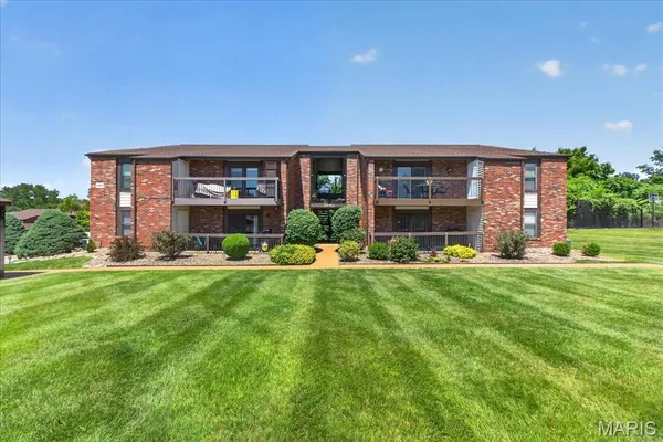 $155,000 | 6840 Cottage Grove Lane, Unit I, St. Louis, MO 63129