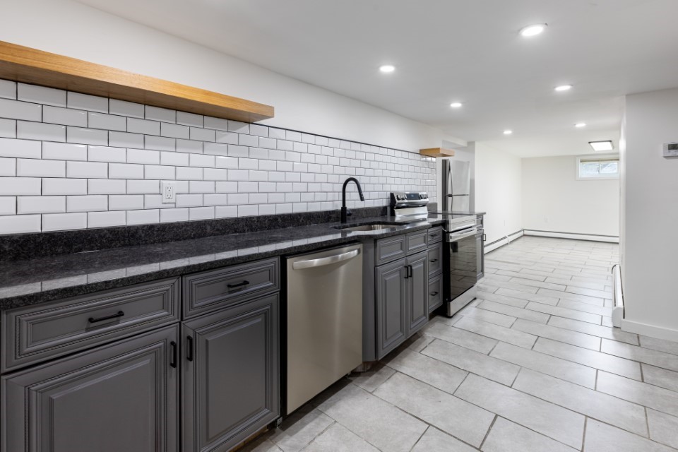 838 Centerville Road Warwick, RI 02886 - Photo 12 of 38