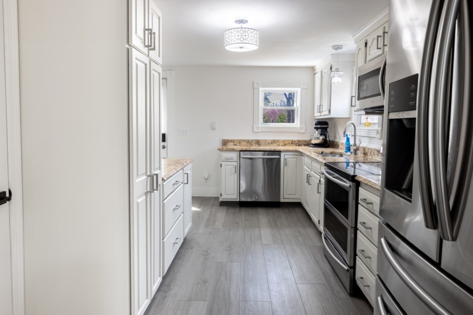 838 Centerville Road Warwick, RI 02886 - Photo 10 of 38