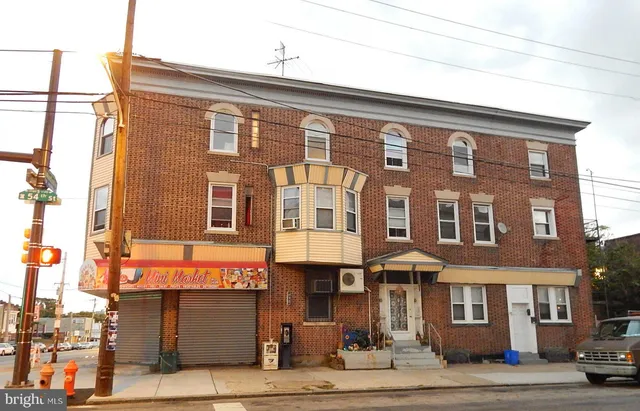 $975 | 5358 Woodland Avenue, Philadelphia, PA 19143
