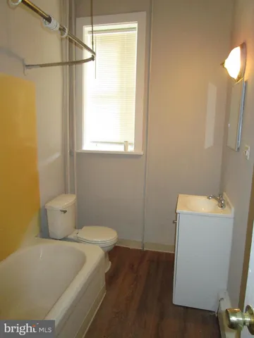 $975 | 5358 Woodland Avenue, Philadelphia, PA 19143