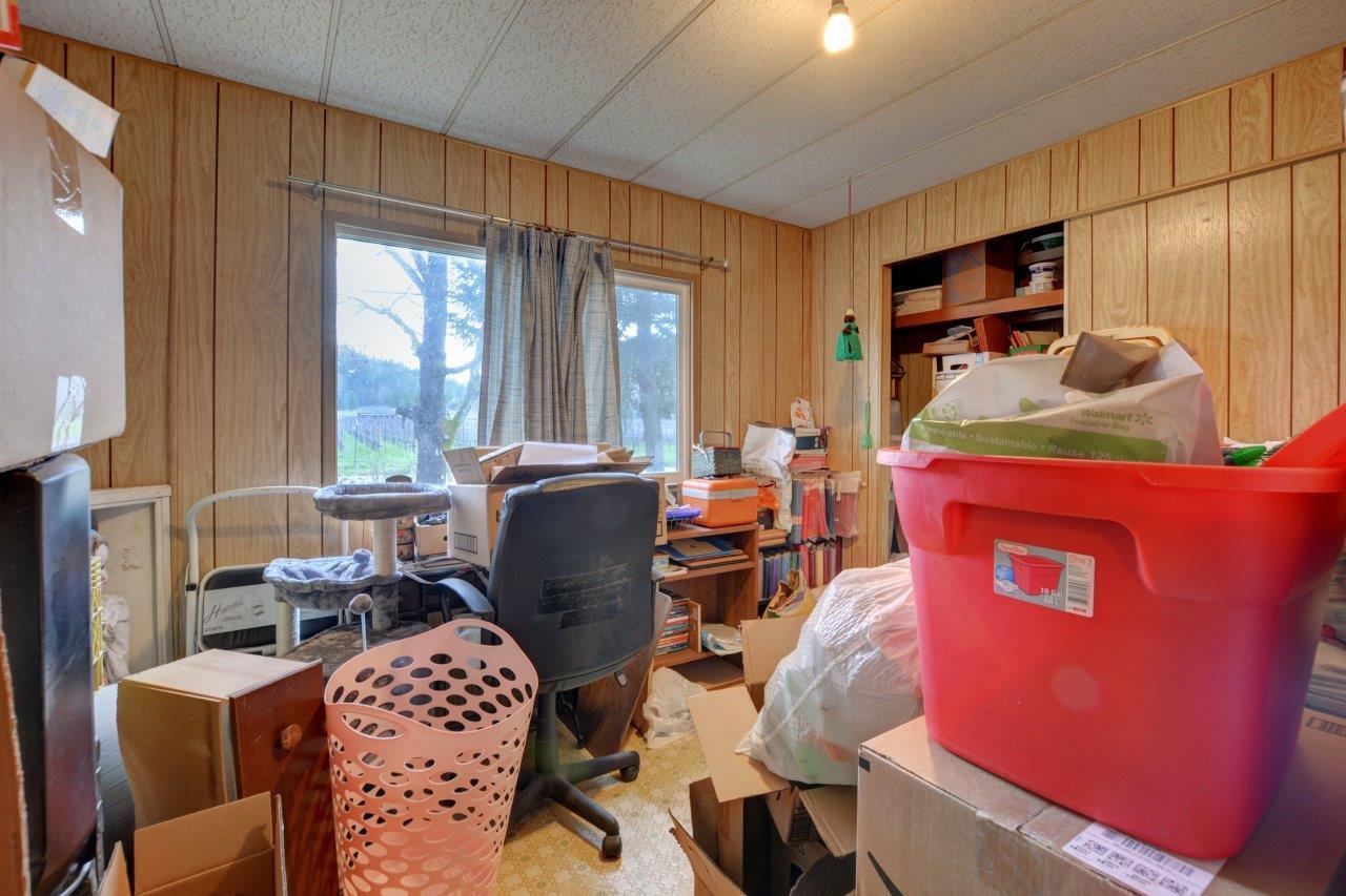 5748 Jerome Prairie Road Grants Pass, OR 97527 - Photo 15 of 43 15