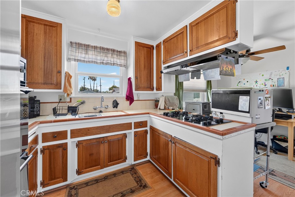 4737 Toyon Road Riverside, CA 92504 - Photo 15 of 45 Kitchen