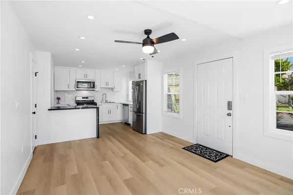 $3,000 | 274 Cliff Drive, Unit 4, Laguna Beach, CA 92651