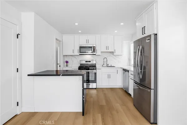 $3,000 | 274 Cliff Drive, Unit 4, Laguna Beach, CA 92651