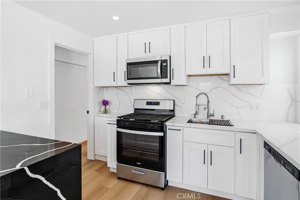 $3,000 | 274 Cliff Drive, Unit 4, Laguna Beach, CA 92651