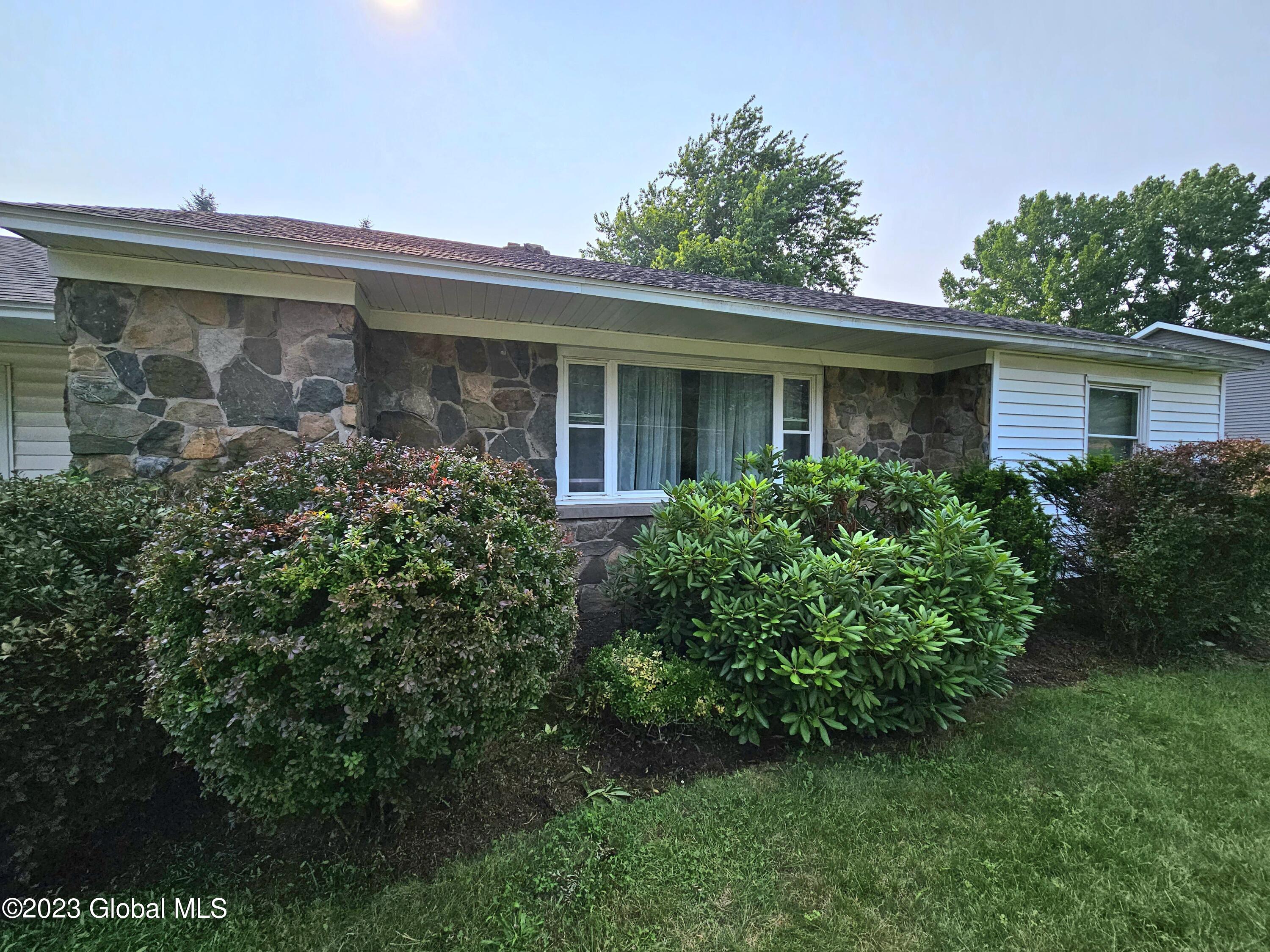19 Sunset Road Averill Park, NY 12018 - Photo 5 of 40 20230717_164141