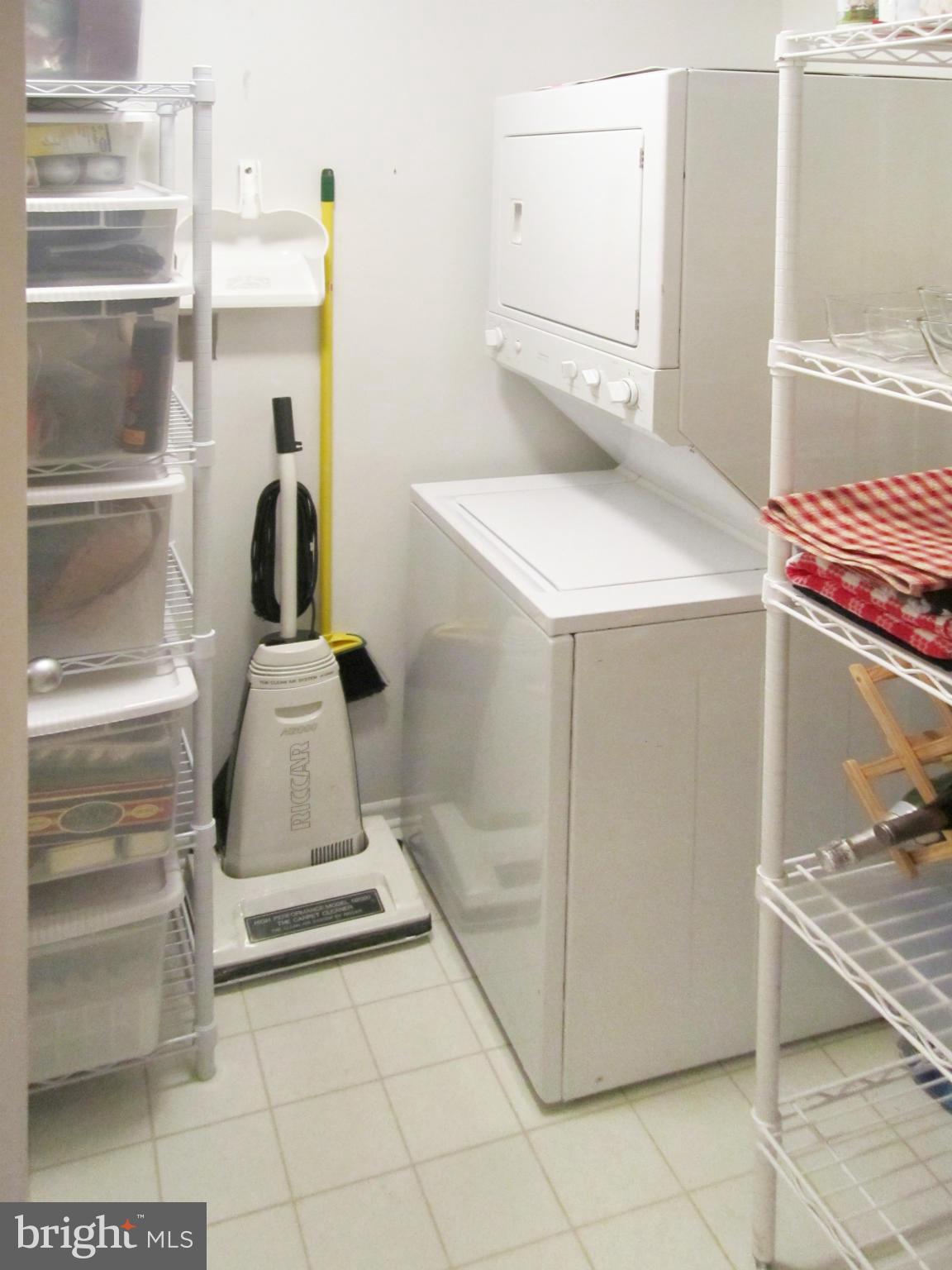 1785 Jonathan Way, Unit B Reston, VA 20190 - Photo 10 of 26 a utility room with dryer and washer