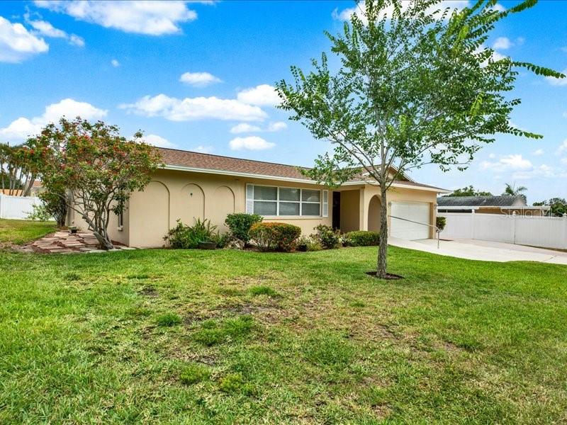 11235 Apache Place Largo, FL 33774 - Photo 32 of 34