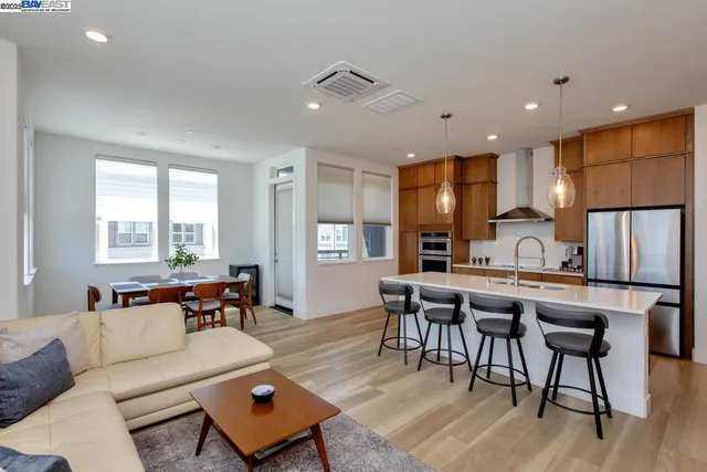 $958,800 | 2885 Tradewind Drive, Alameda, CA 94501