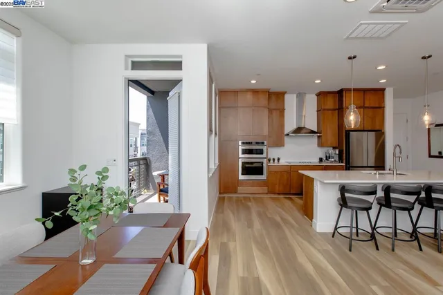 $958,800 | 2885 Tradewind Drive, Alameda, CA 94501