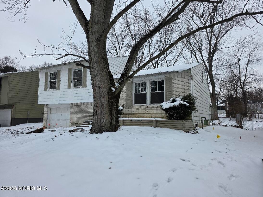 735 Southbriar Road Toledo, OH 43607 - Photo 2 of 11 20260121_134106